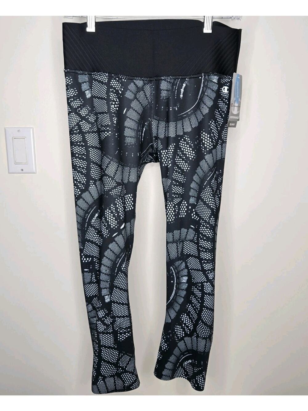 NWT Champion Performance Athletic Yoga Pants Black and White Size Large